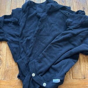 4 0-3m black tees